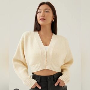 Chic Cream V-Neck Cardigan